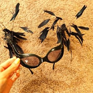 Halloween fun glasses with feathers